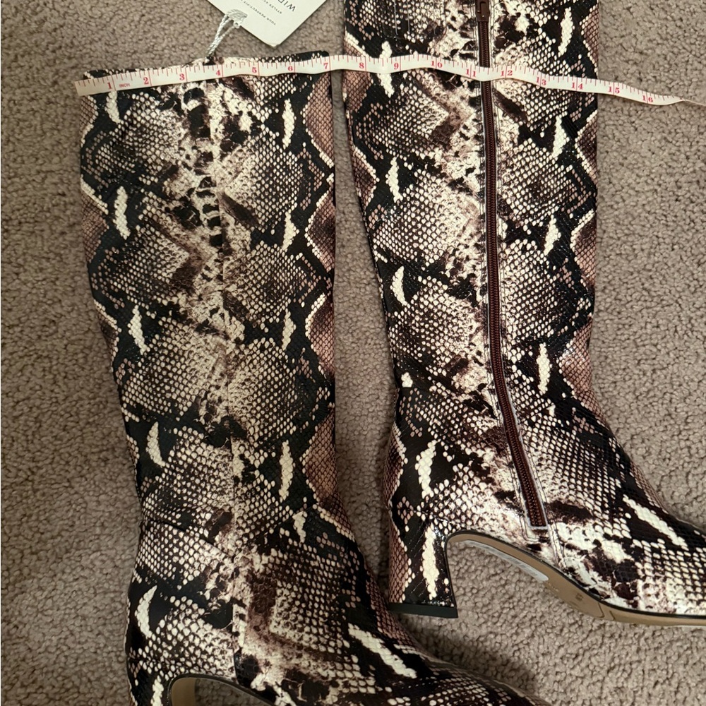 Snakeskin Pattern Women's Boots - Picture 8 of 9